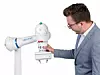 Der kollaborative Roboter HCR von Yaskawa ist ein Hybrid aus Cobot und Industrieroboter.