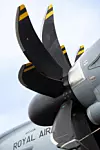 Schaufelt viel Luft: der Achtblatt-Propeller des Airbus A400M.