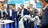 Bayerns Ministerpräsident Markus Söder (2.v.l.) bei der Eröffnung des TUM Hightech Summit 2022 auf der Messe Automatica in München.