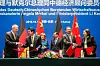 Unterzeichnung des Kooperationsvertrag im Beisein von Dr. Angela Merkel und Ministerpräsident Li Keqiang,