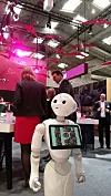 Roboter Pepper am Telekom-Stand,