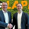 Matthias Lapp (rechts) übergibt seine Rolle als CEO EMEA an Michael Seddig und konzentriert sich auf den Vorstandsvorsitz der Lapp Gruppe.