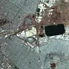 Den östlichen Teil von Mexico City mit seiner extrem dichten Wohnbebauung zeigt das Satellitenbild von Ende 2012. Ganz links im Bild sind die Start- und Landebahnen des International Airport zu sehen. Das große dunkle Rechteck rechts im Bild ist der künstliche angelegt See Nabor Carrillo.