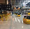 Fertigungen, aus denen klassische Förderbänder verschwinden und stattdessen sind meistens AGVs unterwegs – Automated Guided Vehicles.