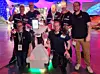 So sehen Sieger aus: Das Team der Universität Bonn mit ihrem Roboter-Avatar NimbRo.