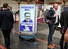 Ein autonomes mobiles Transportsystem nutzte auch Igus, um in den Gängen der Messehallen Werbung für seinen Robotik-Marktplatz RBTX zu machen.