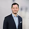 Thomas Klir ist Director im Bereich Cyber Security & Privacy bei PwC Deutschland. Er berät Unternehmen zu operativer Resilienz, IT-Compliance und Cybersicherheit und verfügt über mehr als 15 Jahre Erfahrung. Klir hat einen Master in IT-Sicherheit der TU Darmstadt und promoviert im Bereich Cybersecurity an der Universität Münster.