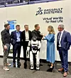 Die Partnerschaft zwischen Dassault Systèmes und Neura Robotics ist besiegelt: (v.l.n.r.) Arne Nordmann, VP Technology & Innovation, Neura Robotics; Michael Mayr, Business Strategy Director Industrial Equipment, Dassault Systèmes; Philippe Bartissol, VP Industrial Equipment, Dassault Systèmes; David Reger, Gründer und CEO, Neura Robotics; Sabine Scheunert, Vorsitzende der Geschäftsführung in Zentraleuropa, Dassault Systèmes; Jeroen Buring, Senior Director Zentraleuropa, Dassault Systèmes