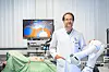 Prof. Dirk Wilhelm hat im Experimental-OP einen einarmigen Roboter (Solo Assist II) und den Chirurgieroboter MIRO im Einsatz. Hier im Bild: Ein Roboter von Neura Robotics