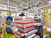 Kollaborative Roboter entlasten Beschäftigte bei wiederkehrenden Aufgaben wie dem Palettieren – entscheidend sind dabei geprüfte Sicherheit und verlässliche Unterstützung über den gesamten Lebenszyklus.