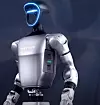 1. Unitree G1 (Unitree, China): Der G1 von Unitree ist der Preisbrecher unter den humanoiden Robotern: Mit einem Einstiegspreis von rund 13.500 US-Dollar unterbietet der 132 cm große Roboter praktisch die gesamte Konkurrenz. Das macht das Modell zum Vorreiter für den chinesischen Massenmarkt-Ansatz, bei dem humanoide Roboter zu Betriebskosten kalkuliert werden, die mit Mindestlöhnen konkurrieren können. Unterstrichen wird die Marktdynamik durch die Zulassung von Unitrees Börsengang am Shanghaier STAR Market – eine der schnellsten Prüfungen in der Geschichte der Börse und ein klares Signal, dass Investoren der Skalierung des Unternehmens vertrauen.