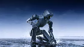 12. DR02 (Deep Robotics, China): Der DR02 besetzt eine klare Nische: Nach Herstellerangaben ist er der erste humanoide Roboter weltweit mit vollständigem IP66-Körperschutz und damit auf raue, staub- oder feuchtigkeitsbelastete Industrieumgebungen ausgelegt, in denen viele Wettbewerbermodelle an ihre Grenzen stoßen. Belastbare Markt- und Einsatzdaten sind bislang jedoch begrenzt.