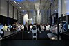 Das neue European Innovation Lab von Geekplus in Düsseldorf zeigt KI-gestützte Lagerrobotik im Praxiseinsatz. Zu den präsentierten Lösungen gehört auch der humanoide Roboter „Gino 1“.