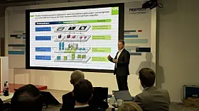 Wie sich die Produktion verändert, wenn Intelligenz nicht mehr nur auf zentralen Servern sitzt, sondern direkt in die Maschine wandert, zeigte Prof. Jens Fürst von der FAU Erlangen-Nürnberg in seinem Vortrag.