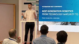 Florian Francke vom Fraunhofer IPT bot dem Publikum einen Einblick in die aktuellen Entwicklungen der nächsten Robotergeneration.