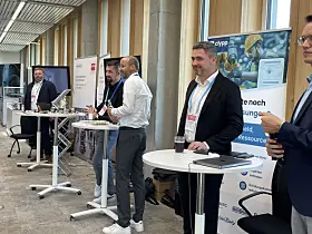 Die Kaffeepausen sowie die Mittagspause nutzten die Konferenzteilnehmer zum intensiven Networking und zum Besuch der begleitenden Fachausstellung.