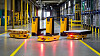 Die autonomen mobilen Roboter (AMR) von RHB-Robotics übernehmen den innerbetrieblichen Materialtransport. Das Portfolio umfasst zwei Plattformen mit sechs Varianten für Transportlasten bis 1.200 kg. Dank VDA 5050 lassen sich die Fahrzeuge in bestehende Flottenmanagementsysteme integrieren.
